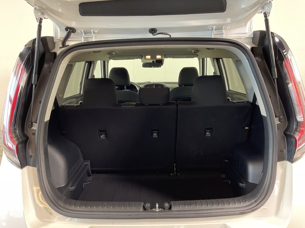 Used 2023 Kia Soul LX w/ Option Group 015 FWD image 20