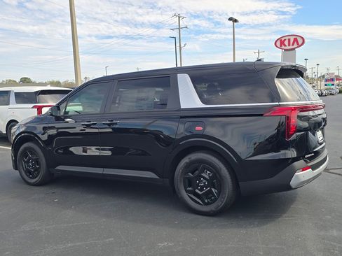 New 2026 Kia Carnival LX image 4