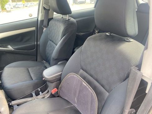 Used 2009 Toyota Matrix S image 12