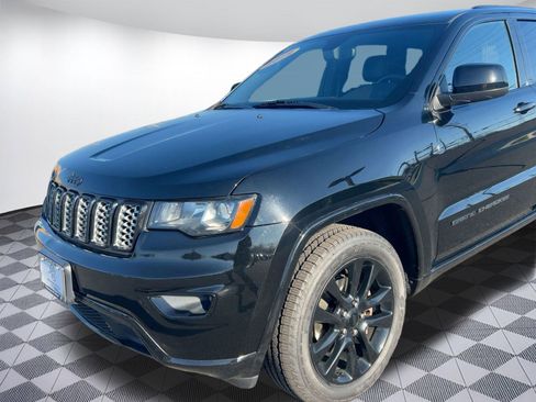 Used 2019 Jeep Grand Cherokee Altitude image 20