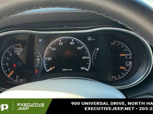 Used 2022 Jeep Grand Cherokee Laredo X image 14