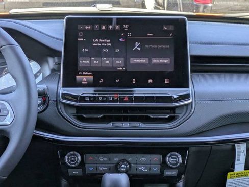 New 2026 Jeep Compass Latitude AWD/4WD image 18