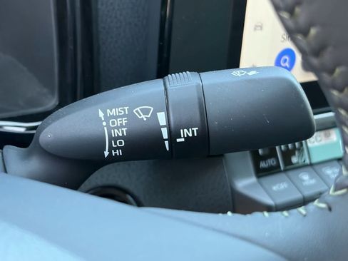 Used 2025 Toyota Camry XLE FWD image 17