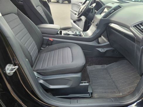 Used 2020 Ford Edge SE image 27