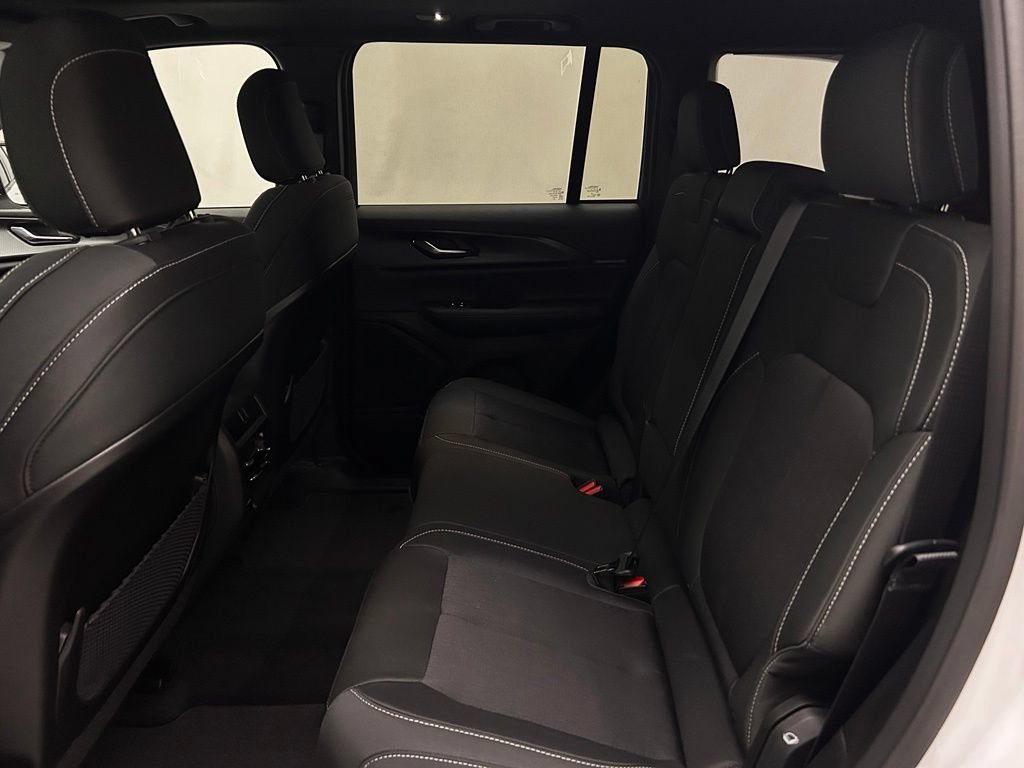 New 2027 Jeep Grand Cherokee Laredo X AWD/4WD image 12