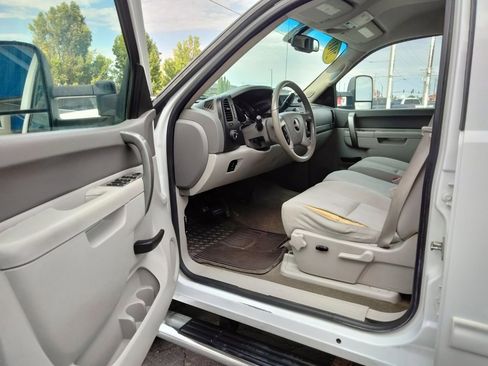 Used 2011 GMC Sierra 3500 SLE w/ SLE Preferred Package image 10