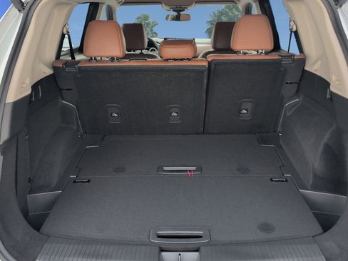 Used 2025 Nissan Rogue Platinum w/ Tech Package FWD image 28