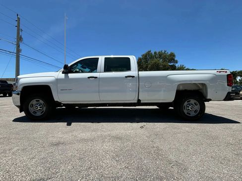 Used 2019 Chevrolet Silverado 2500 W/T AWD/4WD image 4