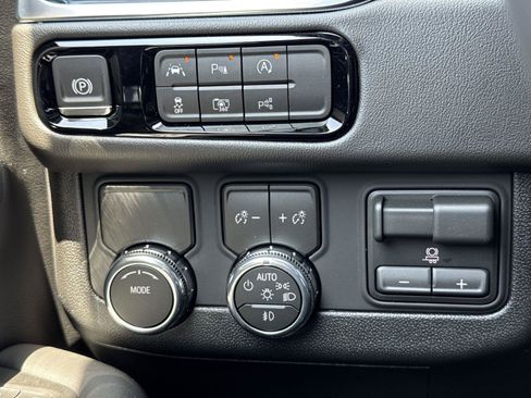 New 2026 GMC Yukon XL Elevation w/ Elevation Premium Package RWD image 16