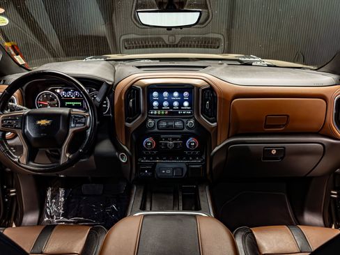 Used 2023 Chevrolet Silverado 2500 High Country w/ Technology Package image 18