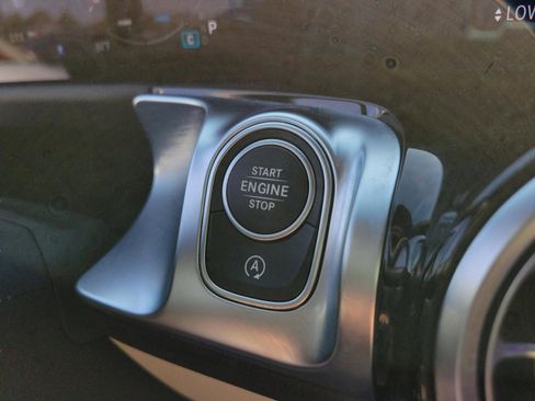 Certified 2025 Mercedes-Benz GLB 250 image 28