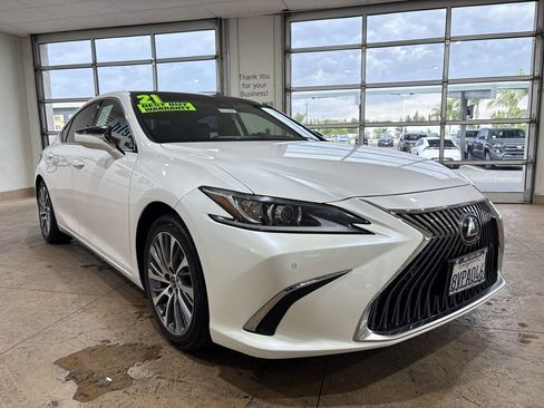 Used 2021 Lexus ES 350 w/ Premium Package FWD image 4