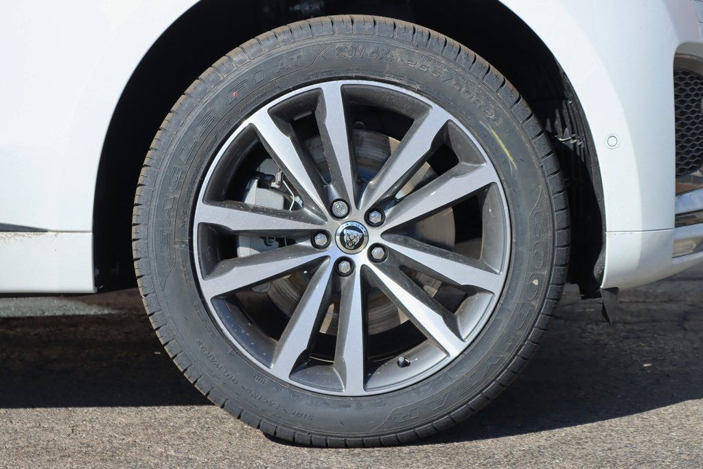 Used 2026 Jaguar F-PACE R-Dynamic S AWD/4WD image 8