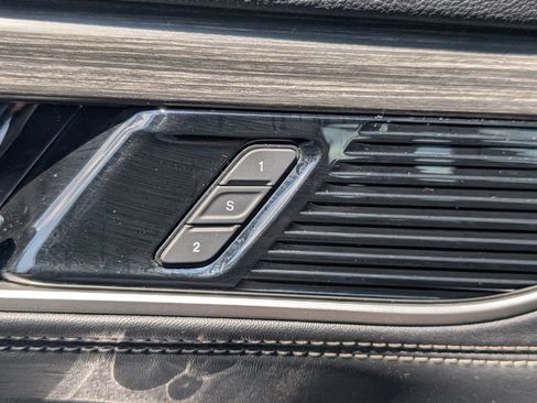 Used 2024 Jeep Wagoneer Series II AWD/4WD image 16
