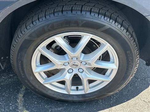 Used 2019 Volvo XC60 T5 Momentum FWD image 35
