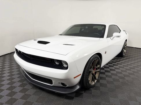 Used 2022 Dodge Challenger R/T Scat Pack w/ Dynamics Package RWD image 2