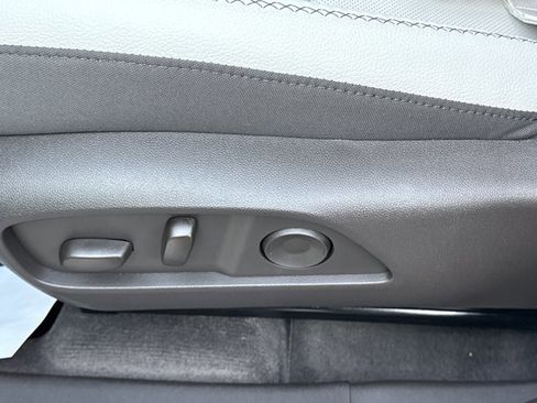 New 2026 GMC Terrain Denali w/ LPO, Black Badging Package image 18