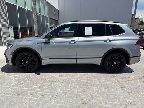 Certified 2022 Volkswagen Tiguan SE R-Line AWD/4WD image 3