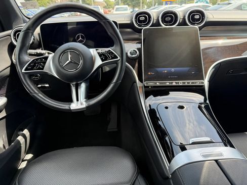 Used 2023 Mercedes-Benz GLC 300 4MATIC image 12
