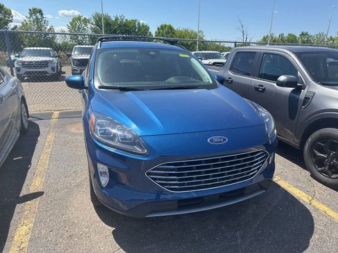 Used 2022 Ford Escape Titanium w/ Titanium Premium Package FWD image 5