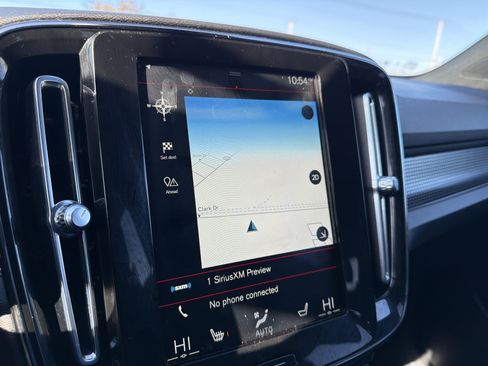 Used 2021 Volvo XC40 T5 R-Design w/ Climate Package image 19