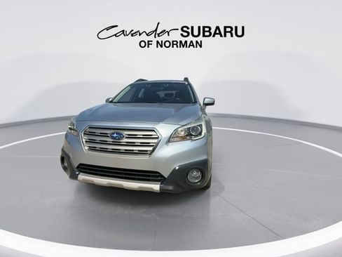 Used 2017 Subaru Outback 2.5i Limited AWD/4WD image 3