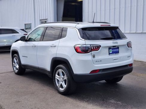Used 2023 Jeep Compass Latitude AWD/4WD image 3
