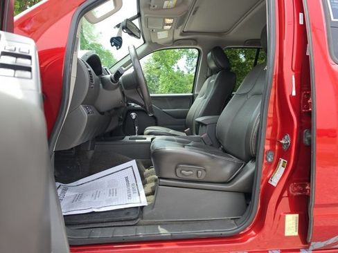 Used 2015 Nissan Frontier PRO-4X w/ Pro-4x Luxury Package AWD/4WD image 10