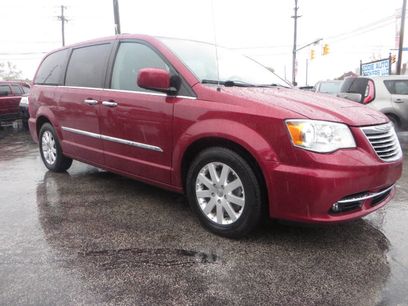 Used 2016 Chrysler Town & Country Touring w/ Driver Convenience Group