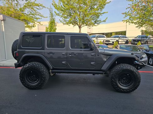 Used 2018 Jeep Wrangler Unlimited Sport S AWD/4WD image 8