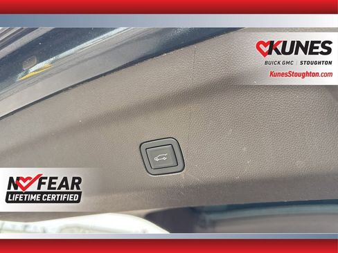 Used 2021 GMC Yukon Denali w/ Denali Premium Package image 20