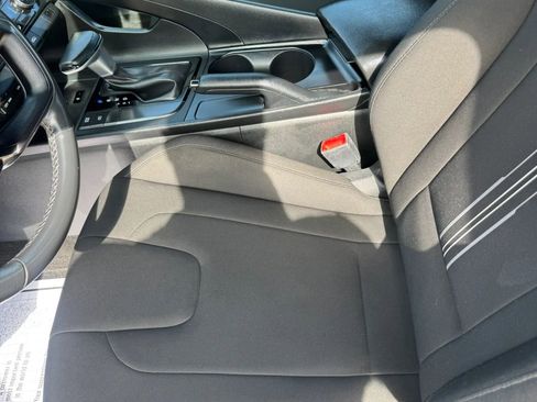 Used 2025 Hyundai Elantra Sport FWD image 23
