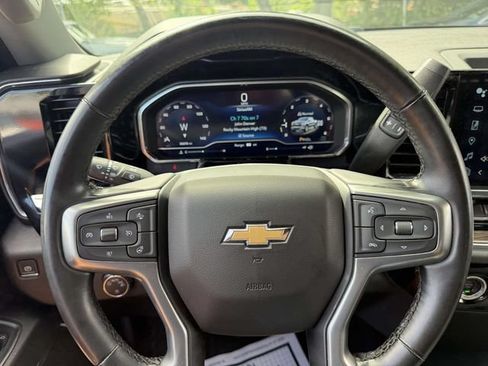 Used 2023 Chevrolet Silverado 1500 LT AWD/4WD image 29