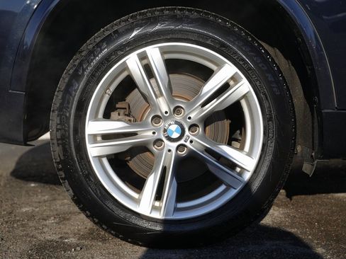 Used 2017 BMW X5 xDrive50i image 11