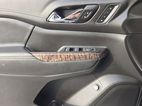 Used 2021 GMC Acadia Denali image 26