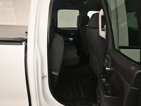 Used 2018 Chevrolet Silverado 1500 LT AWD/4WD image 37