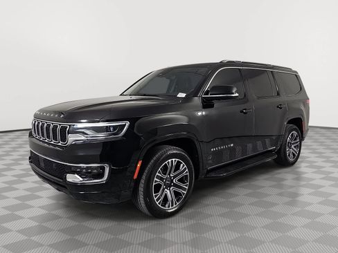 Used 2025 Jeep Wagoneer 4WD image 4