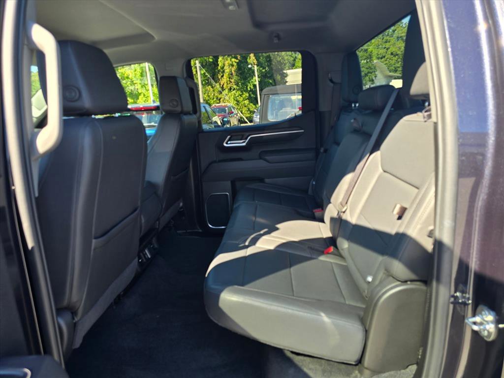 Used 2025 GMC Sierra 1500 SLT AWD/4WD image 10