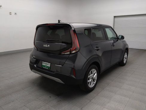 Used 2025 Kia Soul LX image 9