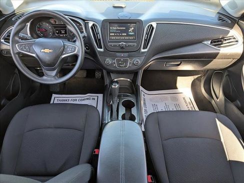 Used 2018 Chevrolet Malibu LT image 16