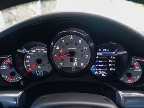 Used 2018 Porsche 911 Carrera RWD image 21