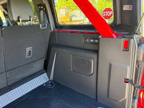 Used 2024 Ford Bronco Badlands w/ Sasquatch Package AWD/4WD image 54