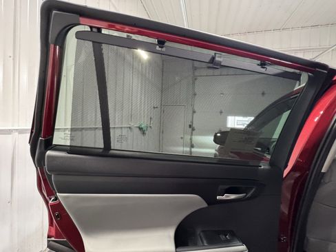 New 2026 Toyota Highlander XLE image 24