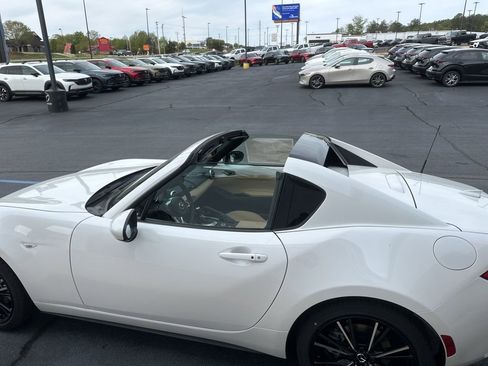 New 2026 MAZDA MX-5 Miata RF Grand Touring RWD image 32