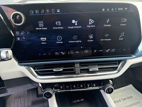 New 2025 Chevrolet Equinox EV LT w/ Convenience Package II FWD image 14