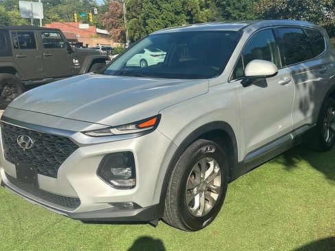 Used 2019 Hyundai Santa Fe SEL w/ Cargo Package AWD/4WD image 3