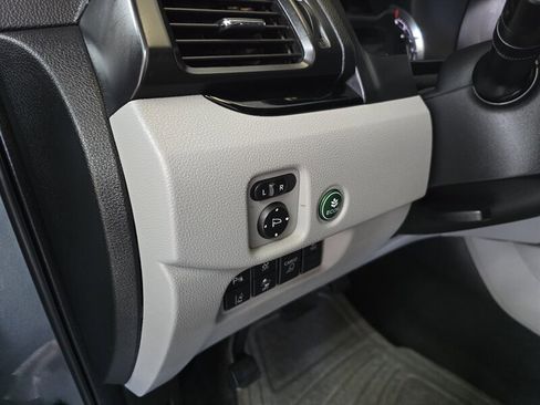 Used 2017 Honda Ridgeline RTL-E image 18