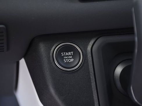 Used 2025 Land Rover Defender 110 X-Dynamic SE image 16