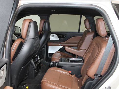 Used 2022 Lincoln Aviator Reserve w/ Equipment Group 201A AWD/4WD image 19