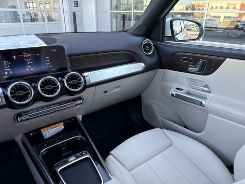New 2026 Mercedes-Benz GLB 250 image 38